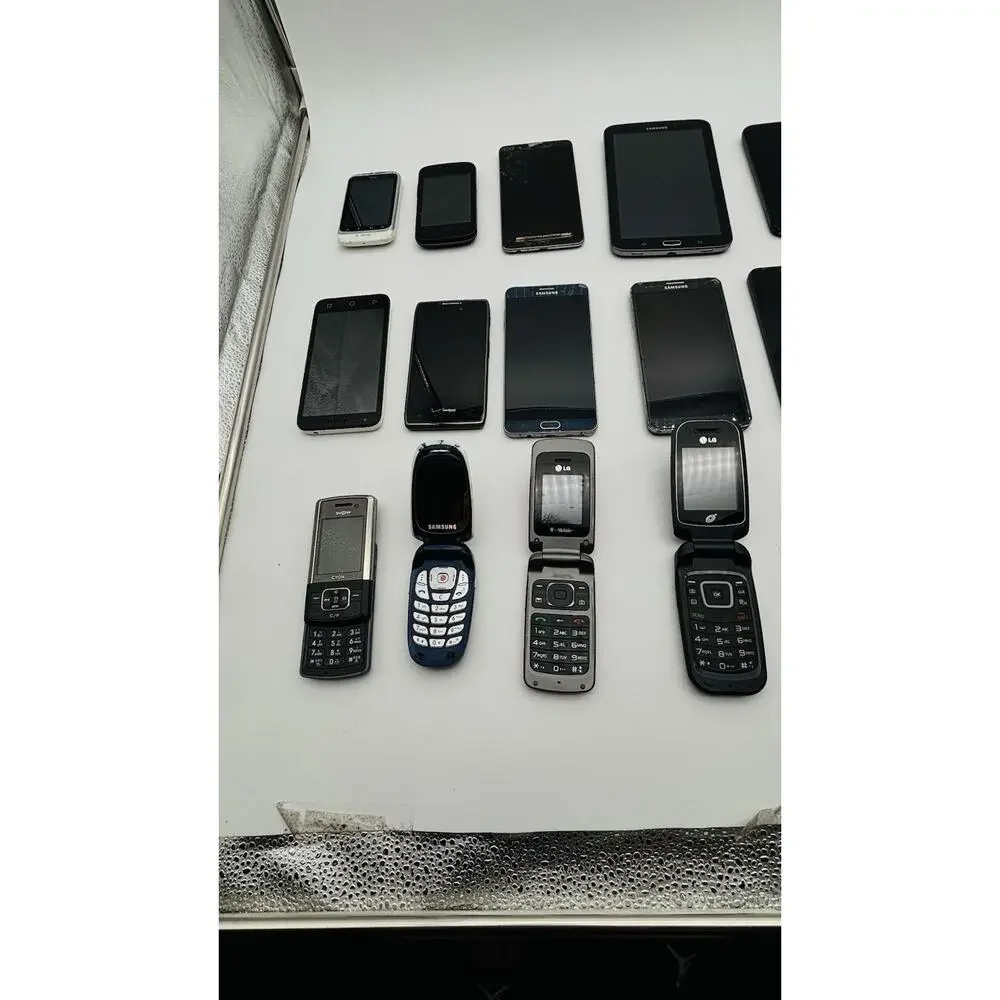 Lot of 23 Cell Phones Untested, for Parts or Repair Assorted Apple Samsung